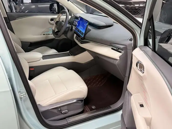Lynk & Co 06 EM-P 2024 Model EM-P 126 Long Battery Life Pro Halo – фото 9