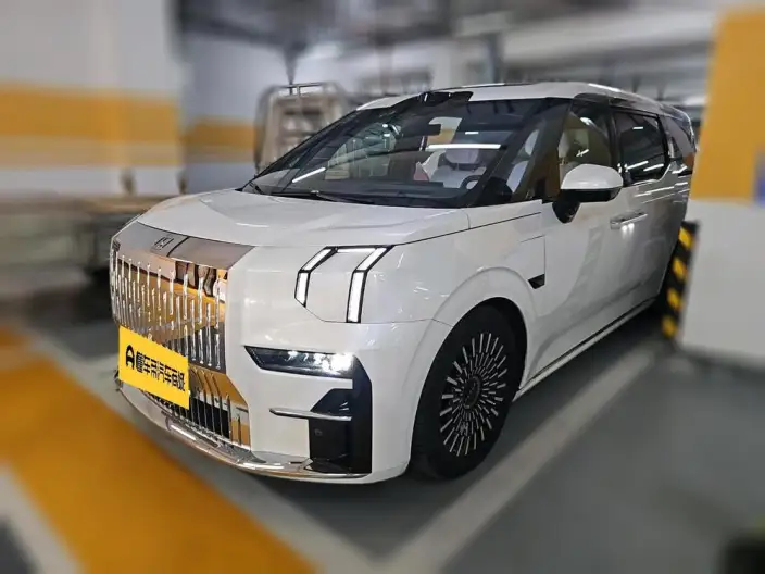 ZEEKR 009 2024 Model VI seat Executive Edition 4WD 108kWh