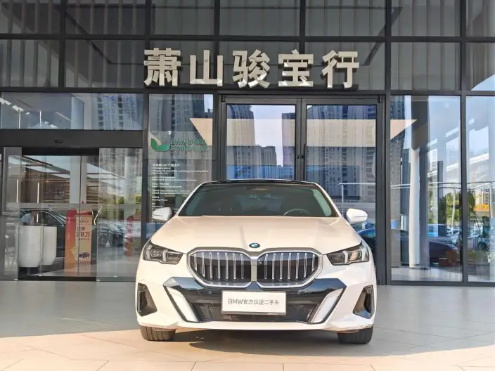 BMW 5 Series 2024 Model 530Li Leading Model M Sports Set – фото 2