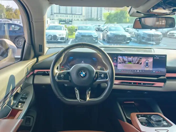 BMW 5 Series 2024 Model 530Li Leading Model M Sports Set – фото 10