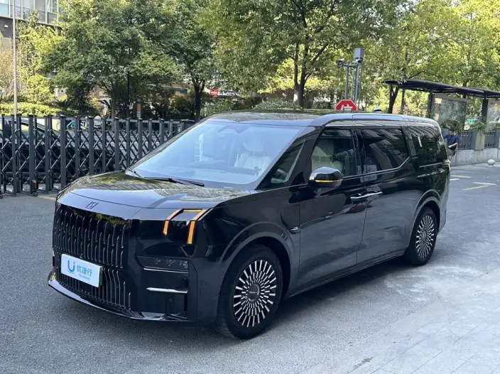 ZEEKR 009 2023 Model Facelift WE Edition