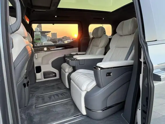 ZEEKR 009 2024 Model VI seat Executive Edition 4WD 108kWh – фото 7