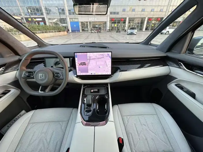 ZEEKR 009 2024 Model VI seat Executive Edition 4WD 108kWh – фото 8