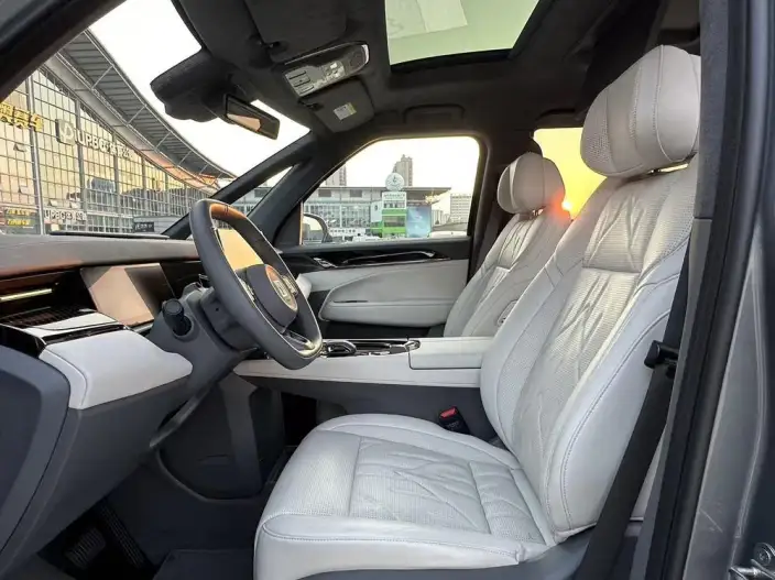 ZEEKR 009 2024 Model VI seat Executive Edition 4WD 108kWh – фото 10
