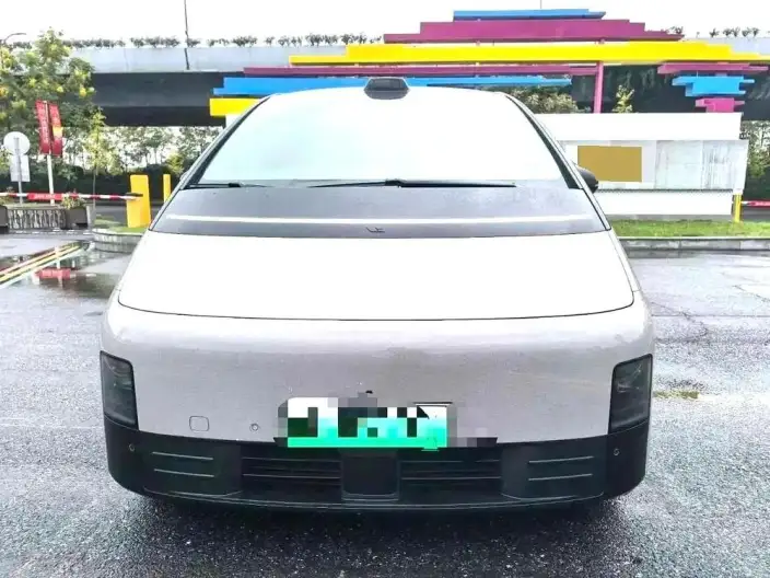Li Auto MEGA 2024 Model Ultra Edition – фото 2