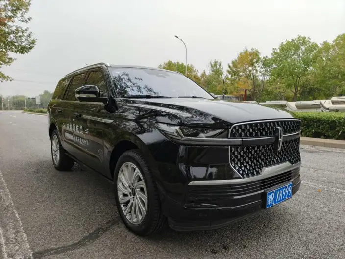 Lincoln Navigator 2025 Model 3.5T President Edition – фото 3