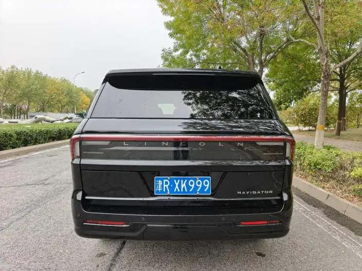 Lincoln Navigator 2025 Model 3.5T President Edition – фото 6