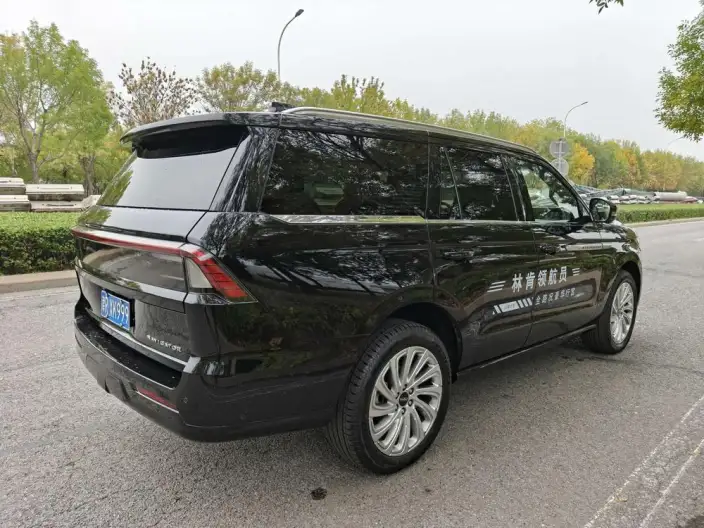 Lincoln Navigator 2025 Model 3.5T President Edition – фото 7
