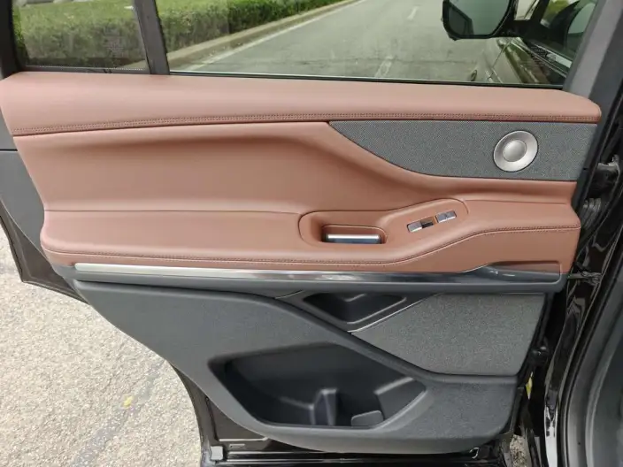 Lincoln Navigator 2025 Model 3.5T President Edition – фото 8