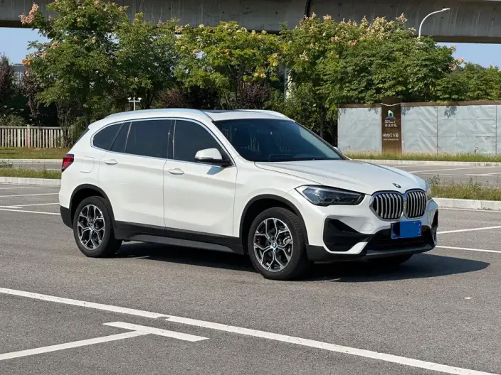 BMW X1 2022 Model sDrive25Li Leading Model – фото 3