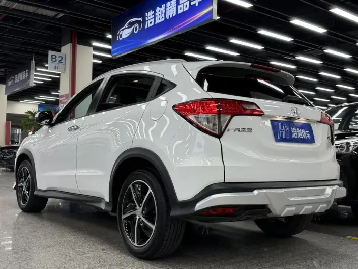 Honda Vezel 2020 Model 1.5L CVT Deluxe Edition – фото 4