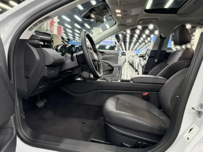 Ford Mondeo 2023 Model EcoBoost 180 Luxury Model – фото 9