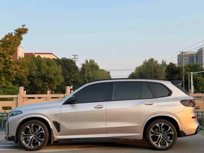 BMW X5 2023 Model xDrive40Li Exclusive Model M Sports Night Set – фото 3