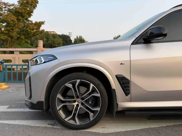 BMW X5 2023 Model xDrive40Li Exclusive Model M Sports Night Set – фото 9