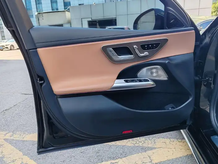 Mercedes-Benz E-Class 2025 Model E 300 L Luxury Model sedan – фото 9