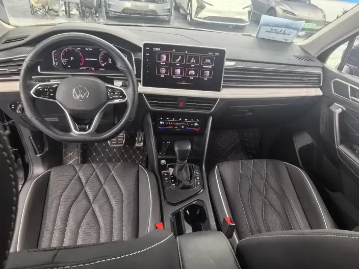 Volkswagen Tiguan L 2022 Model 330TSI Automatic 2WD R-Line Enjoy the version more – фото 6