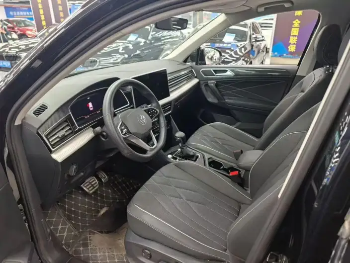 Volkswagen Tiguan L 2022 Model 330TSI Automatic 2WD R-Line Enjoy the version more – фото 8