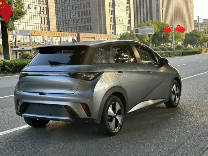 BYD Dolphin 2023 Model Fashion Edition – фото 7
