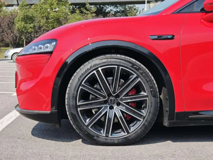 Luxeed R7 2024 Model EV 100kWh UItra 4WD Edition – фото 9