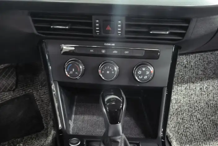 Volkswagen Passat 2024 Model 280TSI Business Edition – фото 6