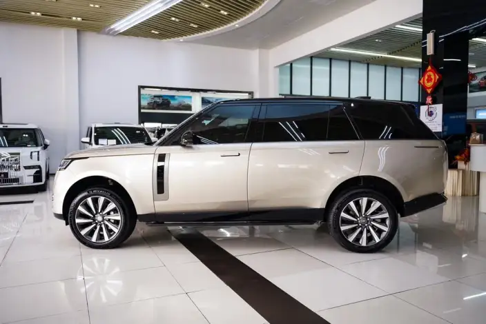 Range Rover 2023 Model 3.0 L6 400PS Shengshi VII seat Extended Edition – фото 4