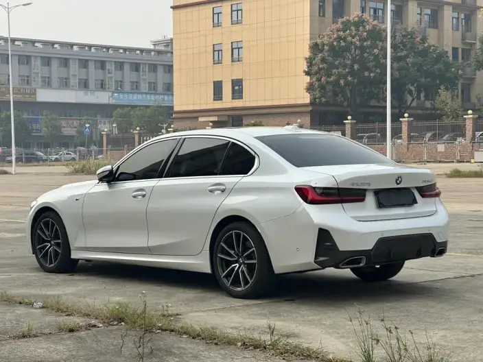BMW 3 Series 2025 Model 325Li M Sports Set – фото 4