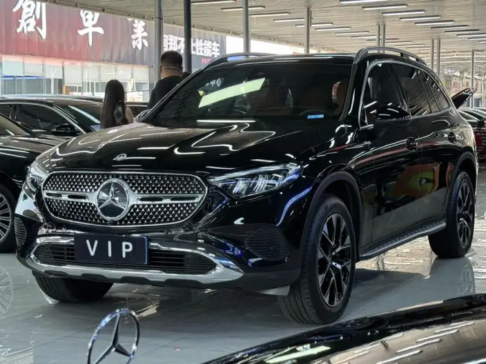 Mercedes-Benz GLC 2023 Model Facelift GLC 260 L 4MATIC Dynamic Model 5 seat – фото 1