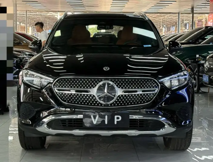 Mercedes-Benz GLC 2023 Model Facelift GLC 260 L 4MATIC Dynamic Model 5 seat – фото 2