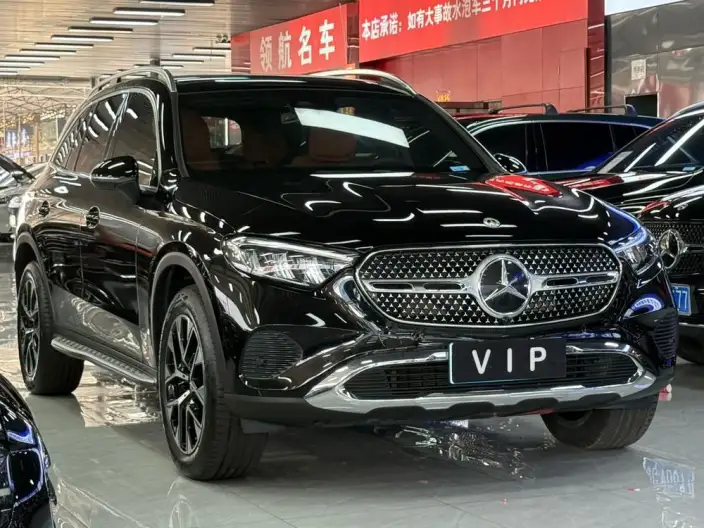 Mercedes-Benz GLC 2023 Model Facelift GLC 260 L 4MATIC Dynamic Model 5 seat – фото 3