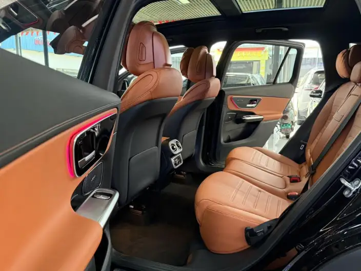 Mercedes-Benz GLC 2023 Model Facelift GLC 260 L 4MATIC Dynamic Model 5 seat – фото 10