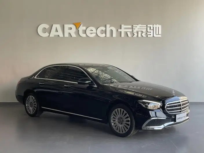 Mercedes-Benz E-Class 2023 Model E 260 L sedan – фото 3