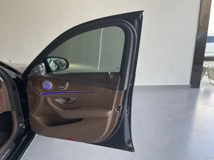 Mercedes-Benz E-Class 2023 Model E 260 L sedan – фото 9