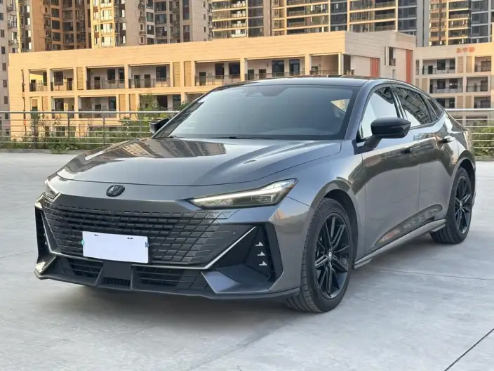 Changan UNI-V 2024 Model 1.5T Noble Model – фото 1