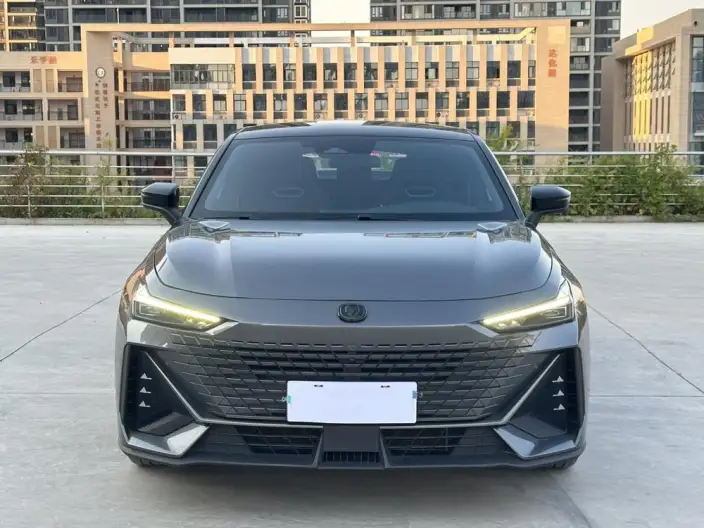 Changan UNI-V 2024 Model 1.5T Noble Model – фото 2