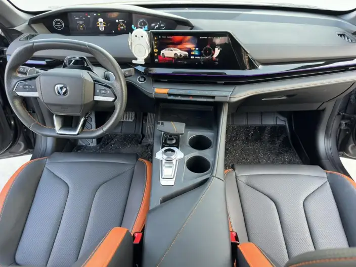 Changan UNI-V 2024 Model 1.5T Noble Model – фото 8