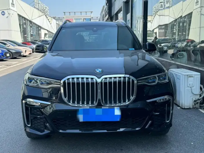 BMW X7 2022 Model xDrive40i Exclusive Model Luxury Set – фото 2