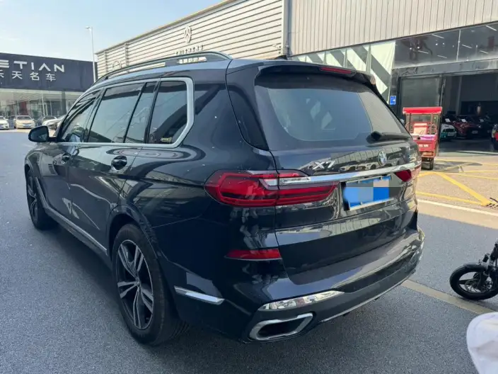 BMW X7 2022 Model xDrive40i Exclusive Model Luxury Set – фото 4