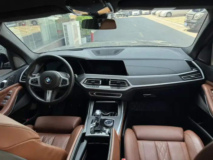 BMW X7 2022 Model xDrive40i Exclusive Model Luxury Set – фото 9