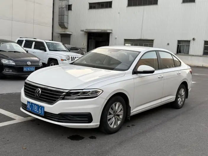 Volkswagen Lavida 2022 Model 1.5L Automatic Fashion edition – фото 1