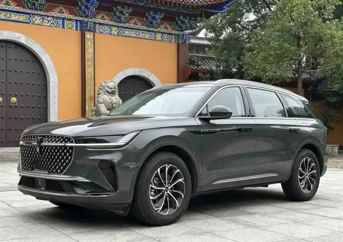 Nautilus 2026 Model 2.0T 2WD Voyage
