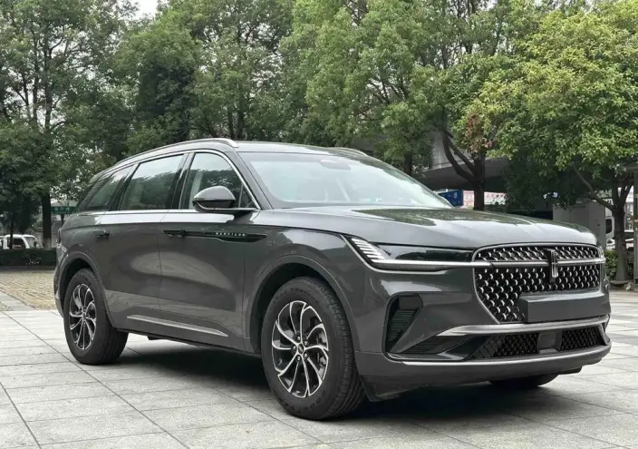 Nautilus 2026 Model 2.0T 2WD Voyage