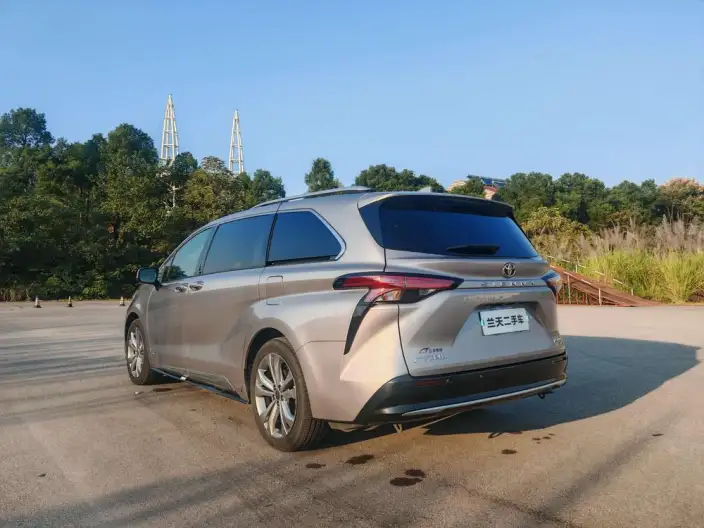 Toyota Sienna 2024 Model Hybrid 2.5L Platinum edition – фото 5