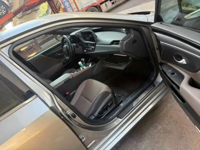 Lexus ES 2022 Model 300h Superior Edition – фото 5
