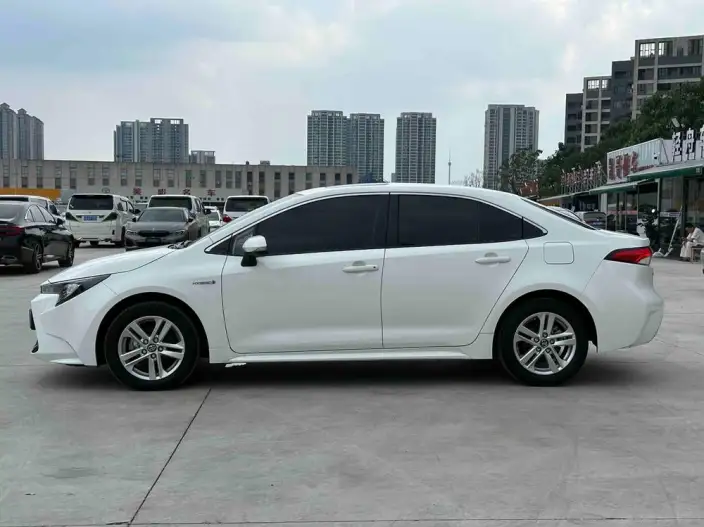 Toyota Levin 2022 Model Hybrid 1.8H E-CVT Deluxe Edition – фото 4