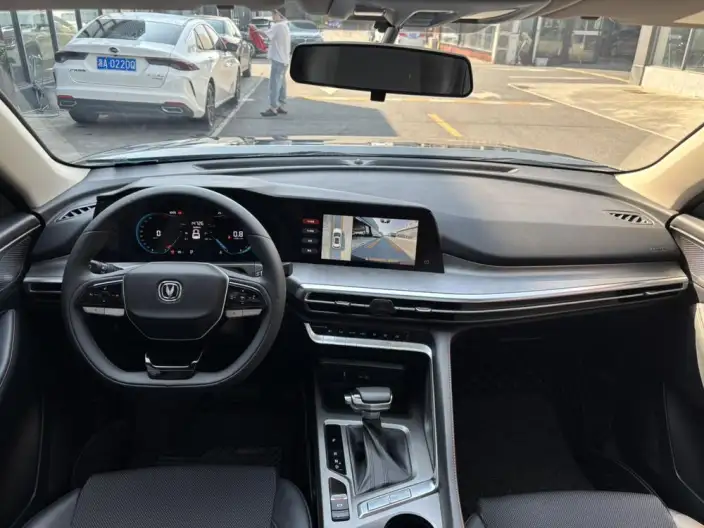 Changan CS35 PLUS 2023 Model Changxiang Edition Blue whale NE 1.4T DCT Noble Model – фото 9