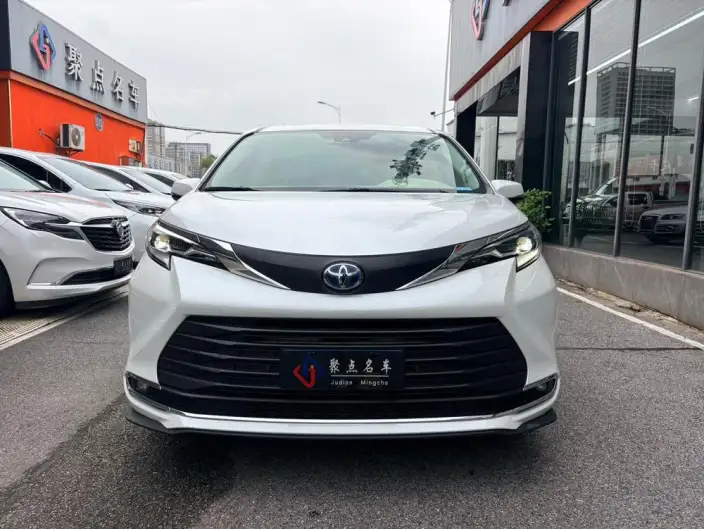 Toyota Sienna 2023 Model Hybrid 2.5L Comfort Edition – фото 2