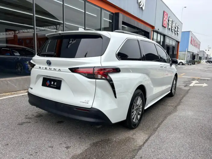 Toyota Sienna 2023 Model Hybrid 2.5L Comfort Edition – фото 6
