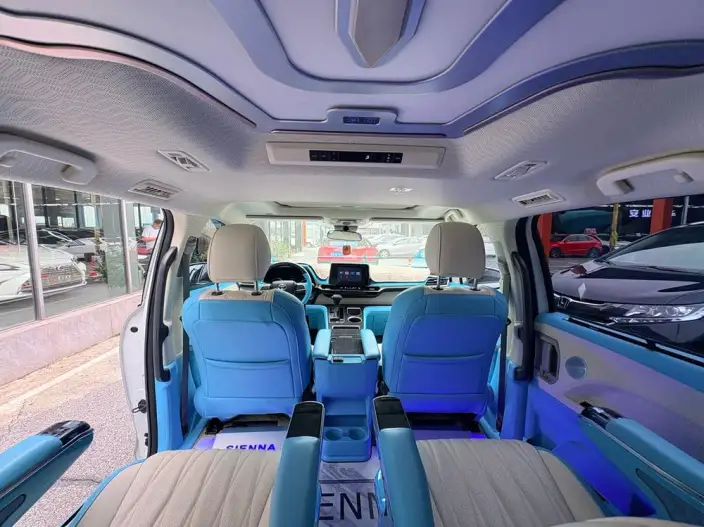 Toyota Sienna 2023 Model Hybrid 2.5L Comfort Edition – фото 9