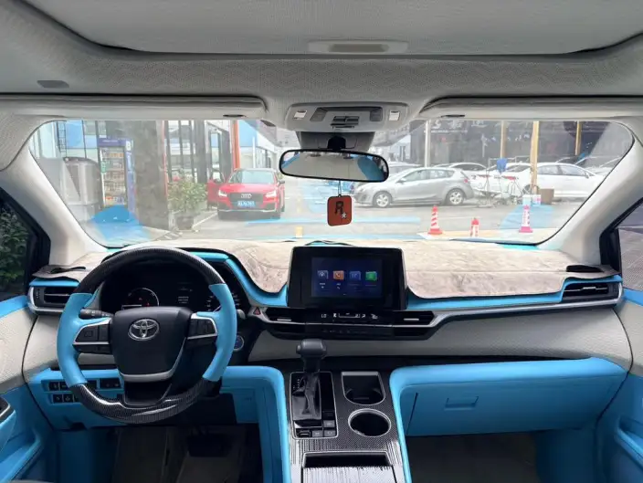 Toyota Sienna 2023 Model Hybrid 2.5L Comfort Edition – фото 10