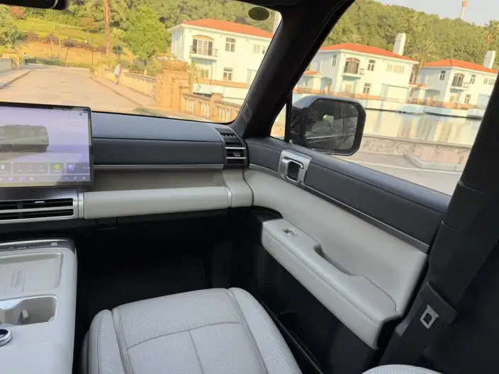 Titan 7 PHEV 2025 Model 190KM 4WD Ultra Edition – фото 7